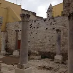 Via Dell'azzurra 바리