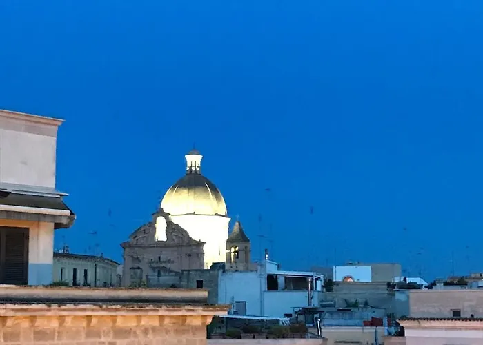 Via Dell'azzurra 3* Bari