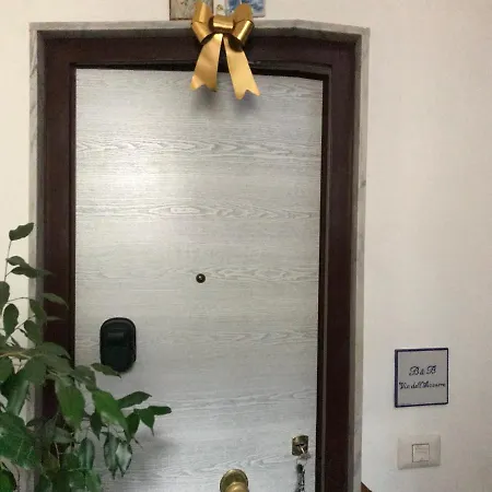 Via Dell'azzurra 3* Bari