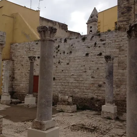 Via Dell'azzurra Бари