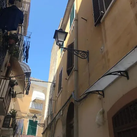 Via Dell'azzurra 3* Bari