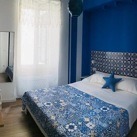 Bed & Breakfast Via Dell'azzurra 3*