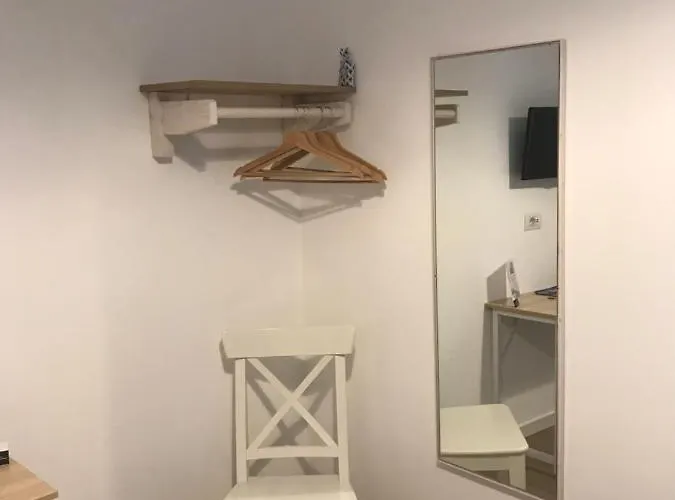 Via Dell'azzurra 3*