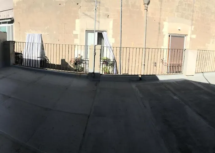Via Dell'azzurra 3*