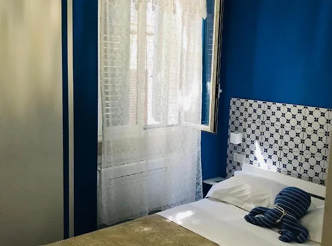 Via Dell'azzurra בארי